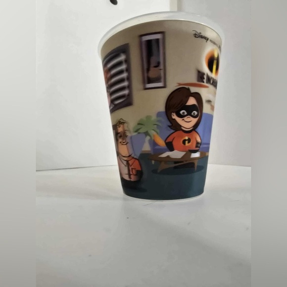 Vintage Foreign Disney Holographic kids cups - Picture 3 of 6